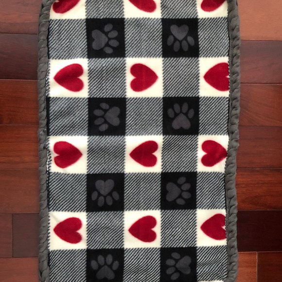 Small Dog or Cat Blanket Throw shopping cart soft handmade braided edges red gry - Picture 10 of 10